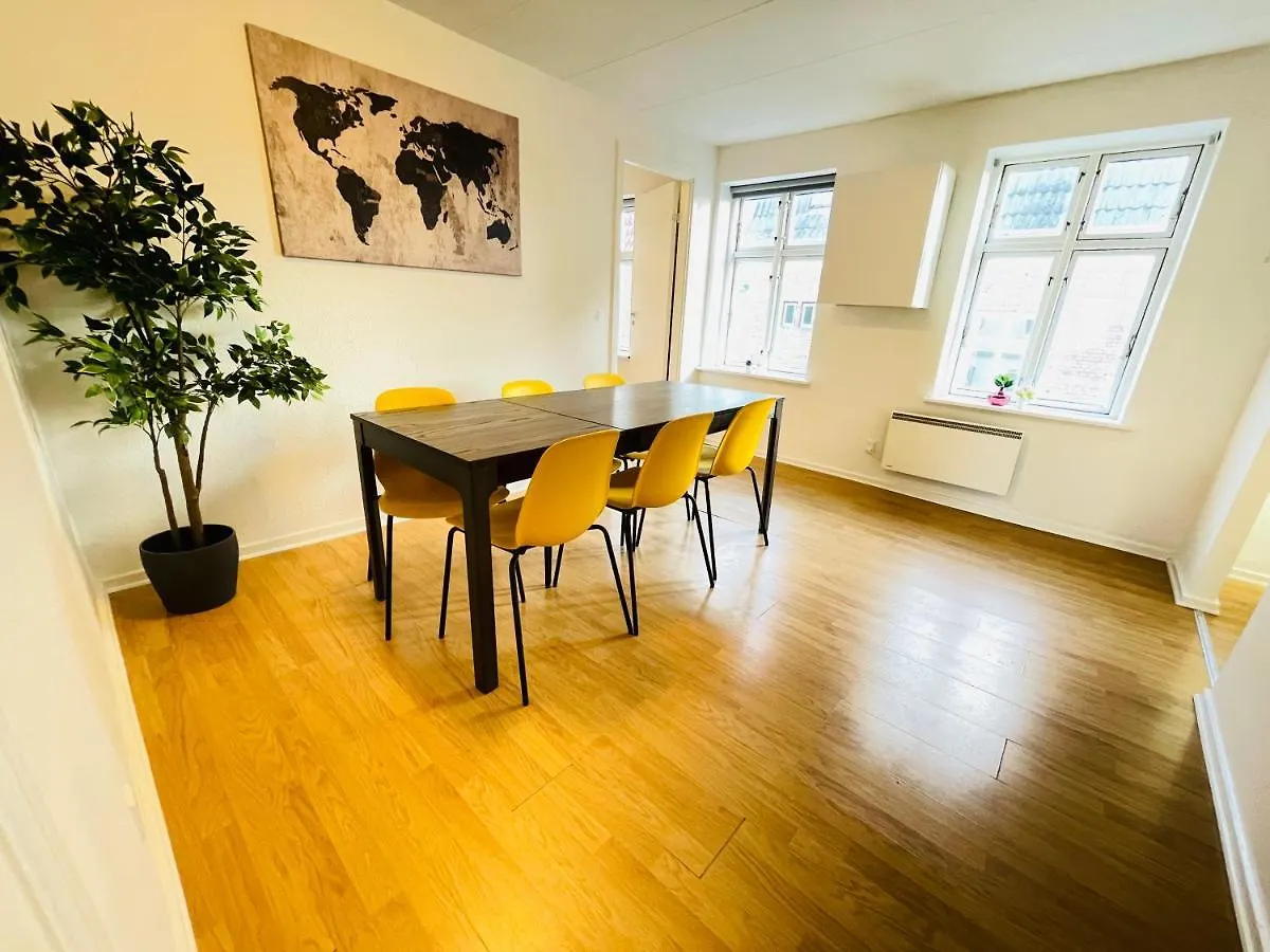 Aday - Reberbansgade Central Apartment Aalborg